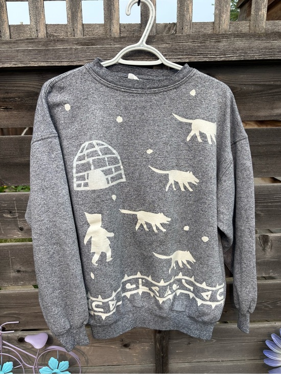 Sweaters - Gray Graphic Crewneck Sweater with Indigenous Stlye Arctic Print